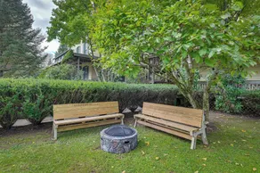 Lanesville Home w/ Pool Table, Bar & Deck! - Innvendig
