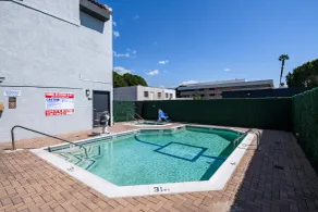 Hyland Inn near Pasadena Civic Center - Piscine