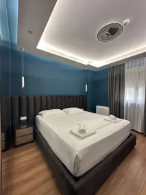 Peaky Hotel - Room