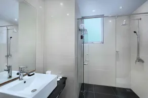 Aston Inn Gideon Batam - Bathroom