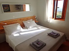 Small village, 2 houses together for 2 families - Chambre