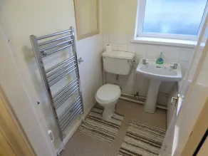Birdholme House - Bathroom