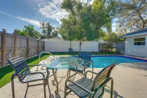 6 Mi to Honeymoon Island: Studio w/ Pool Access - Innenbereich