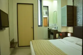 Sea Palace Hotel - near Gateway of India - Room