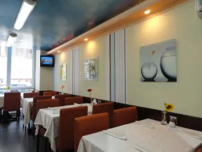 Relax Comfort Suites Hotel - Restaurant