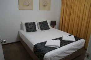 Airlie Seaview Apartments - Zimmer