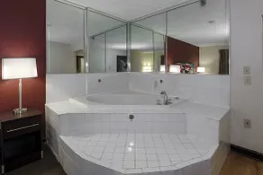 Red Roof Inn PLUS+ & Suites Opelika - Chambre