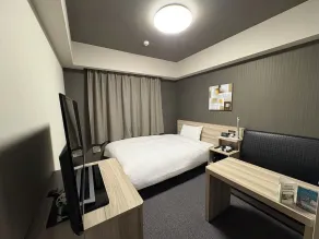 Hotel Route-Inn Shinfujieki Minami - Chambre