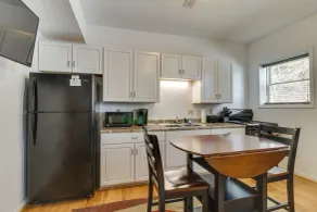 Downtown Marlinton Vacation Rental Apartment! - Intérieur