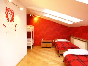 Cracow Old Town Guest House - Rum