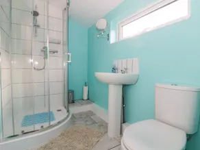 The Nest Box - Bathroom