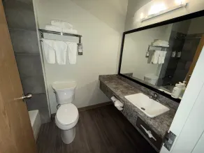 Super 8 by Wyndham Fort St. John BC - Salle de bain
