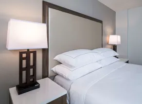 DoubleTree by Hilton Madison East - Chambre