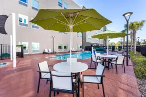 La Quinta Inn & Suites by Wyndham Orlando I-Drive Theme Parks - Piscine