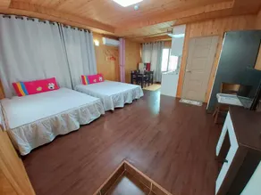 Feeling Good House - Camera