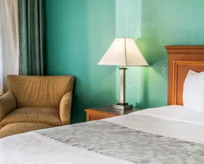 Quality Inn Tulsa Central - Chambre