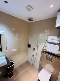 Shubh Laxmi Residence - Baño