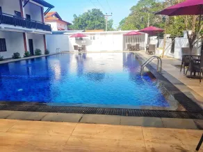Livinya Holiday Resort - Basseng