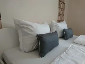 City Apartment S & W - Camera