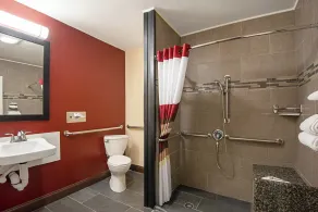 Red Roof Inn Cameron - Badezimmer