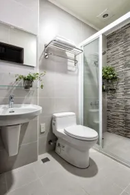 Single Eyelid Hostel - Bathroom
