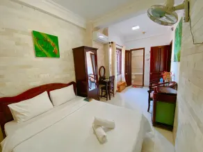 DK's Backpacker Hotel - Room