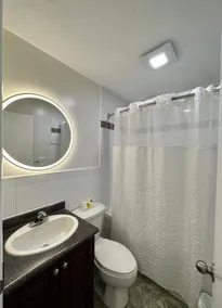 August Jack Inn - Bathroom