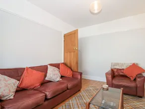 Faran House - Living area