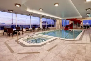 Hampton Inn & Suites by Hilton Medicine Hat - Piscine