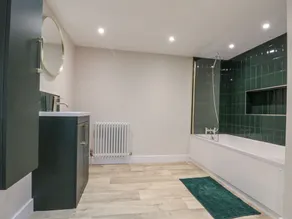 Dotty's Den - Bathroom