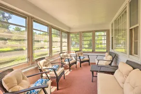 Walk to Beach, Marina & Town! Lake Ontario Getaway - Interior