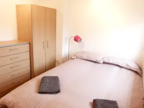 SS Property Hub - Family Apartment in Kensington - Habitación