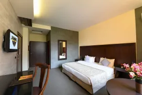 Reston Hotel - Room