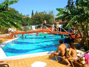 Paradise Lost Hotel-Apartments - Basseng