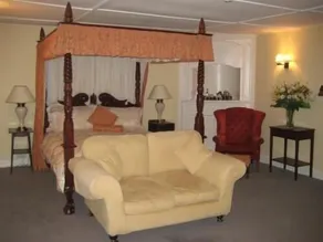 The Pack Horse Inn - Room