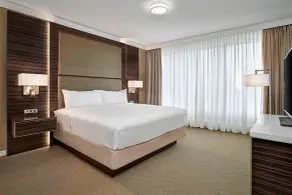 Delta Hotels by Marriott Edmonton Centre Suites - Chambre