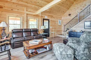 Newfound Lake Getaway: Cabin w/ Deck, Fire Pit - Interni