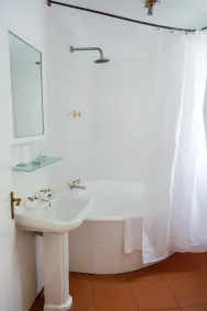 Boulders Beach Hotel, Cafe and Curio shop - Bathroom