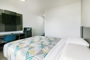 Home 6 by Townhouse Topeka KS I 70 - Chambre