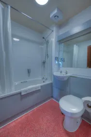 Windmill Farm Lincoln by Greene King Inns - Bathroom