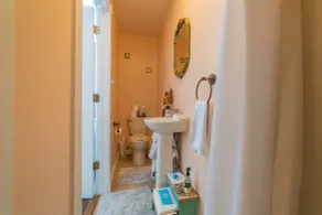 The Maid's Quarters Bed Breakfast & Tearoom - Bathroom