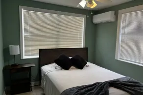 Downtown Sarasota 2BR Apartment 2BA Pet Friendly Beaches Sleeps 5 - Rom