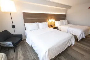 Holiday Inn Express & Suites Iron Mountain by IHG - Rom