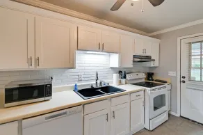 Hike & Explore: Cheraw Apt 7 Mi to Lake Juniper! - Interiør