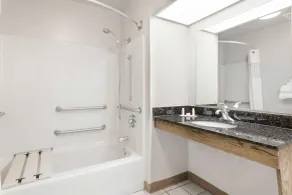 Baymont by Wyndham Duncan/Spartanburg - Salle de bain