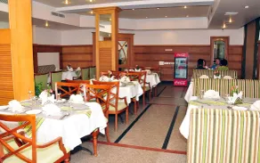 V K G Group Holiday Hotel - Restauration