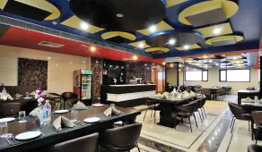 Hotel Crystal Ganga Heights 5 Min from Har Ki Pauri - Restaurant