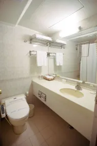 Hotel International Changwon - Bathroom