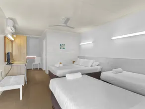 Camden Motor Inn - Room