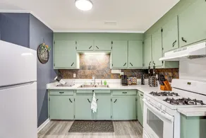 < 5 Mi to Dtwn Walterboro: Grill, Game & More! - Innvendig